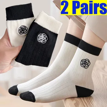 Черно-белые женские носки Harajuku с принтом цветов камелии, осень-зима, простые носки средней длины, повседневные удобные хлопчатобумажные носки